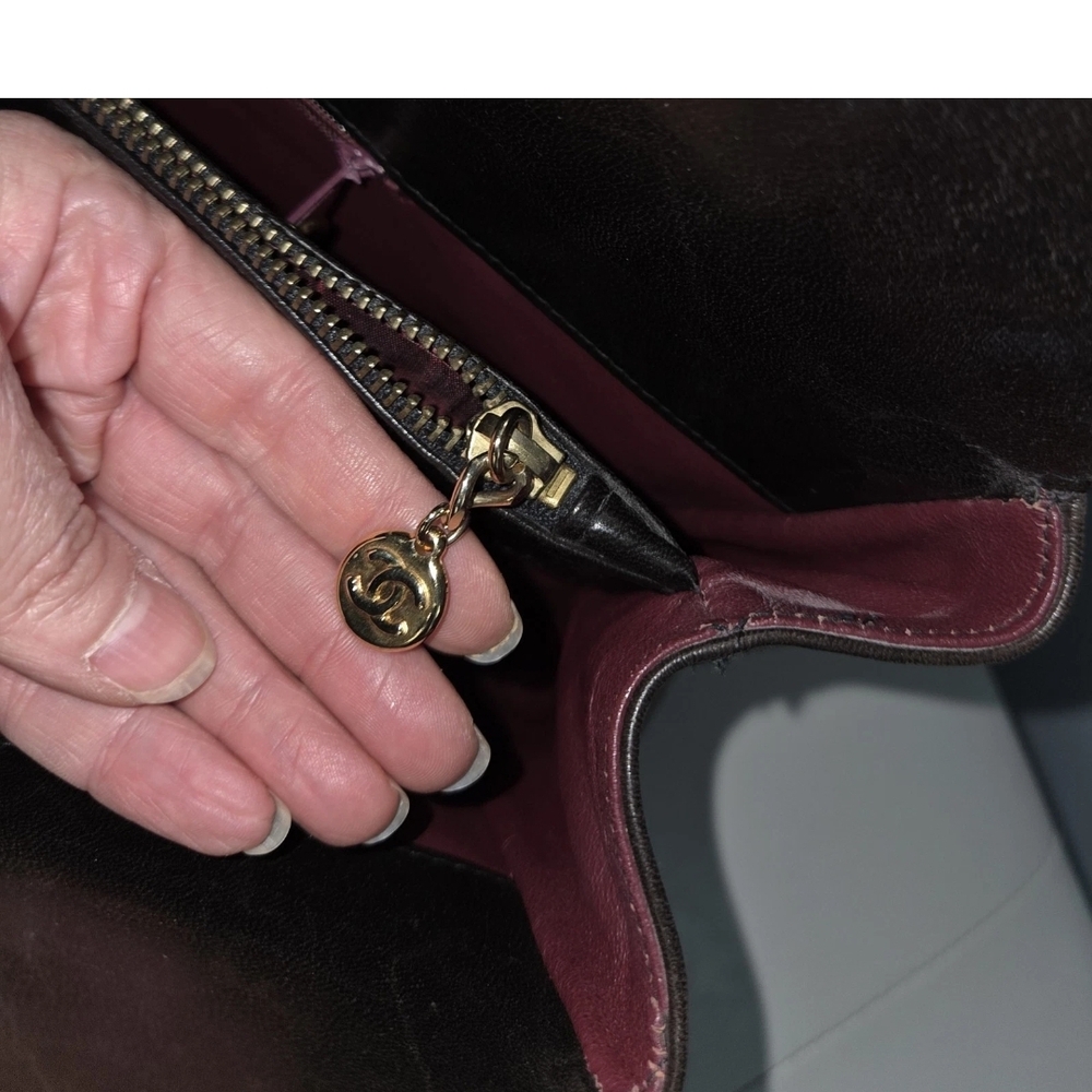 Chanel Vintage Black Quilted Leather Tote Bag 24k Plated Gold Chain Straps - Picture 6 of 16